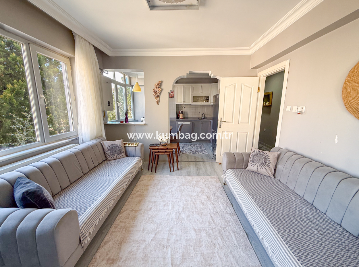 Kumbağ'da Merkezi Konumda Havuzlu Site İçinde Satılık 2+1 Daire