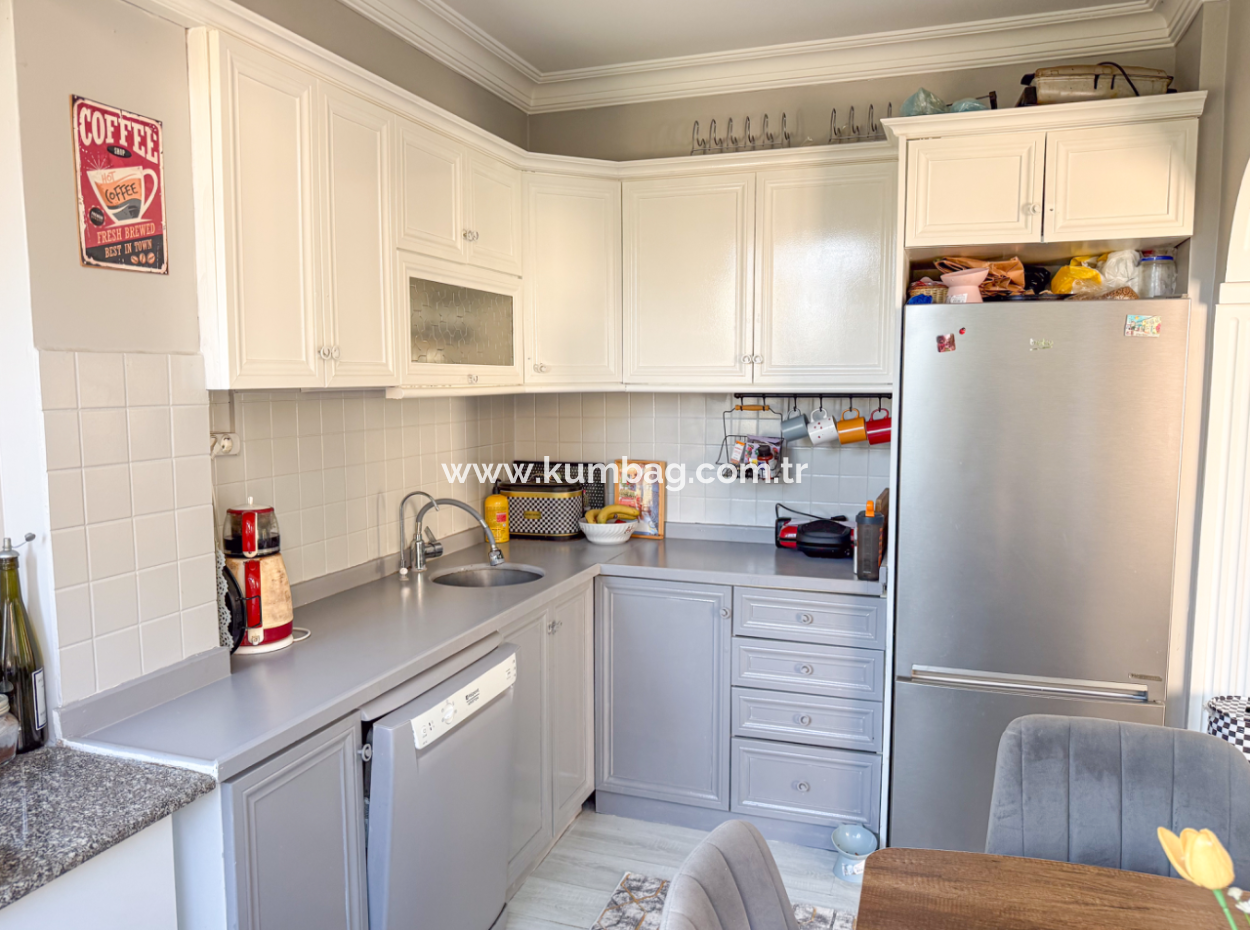 Kumbağ'da Merkezi Konumda Havuzlu Site İçinde Satılık 2+1 Daire