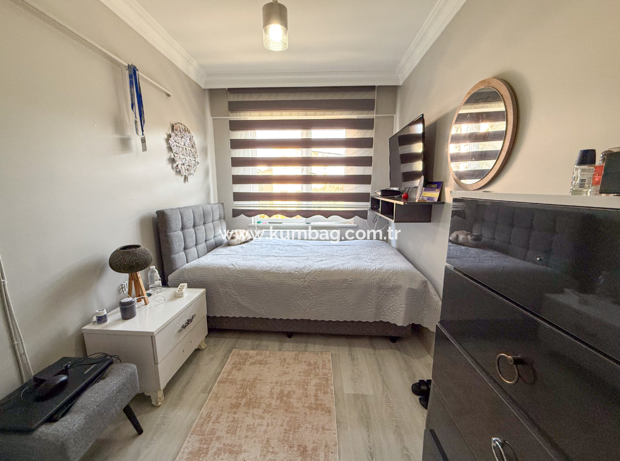 Kumbağ'da Merkezi Konumda Havuzlu Site İçinde Satılık 2+1 Daire