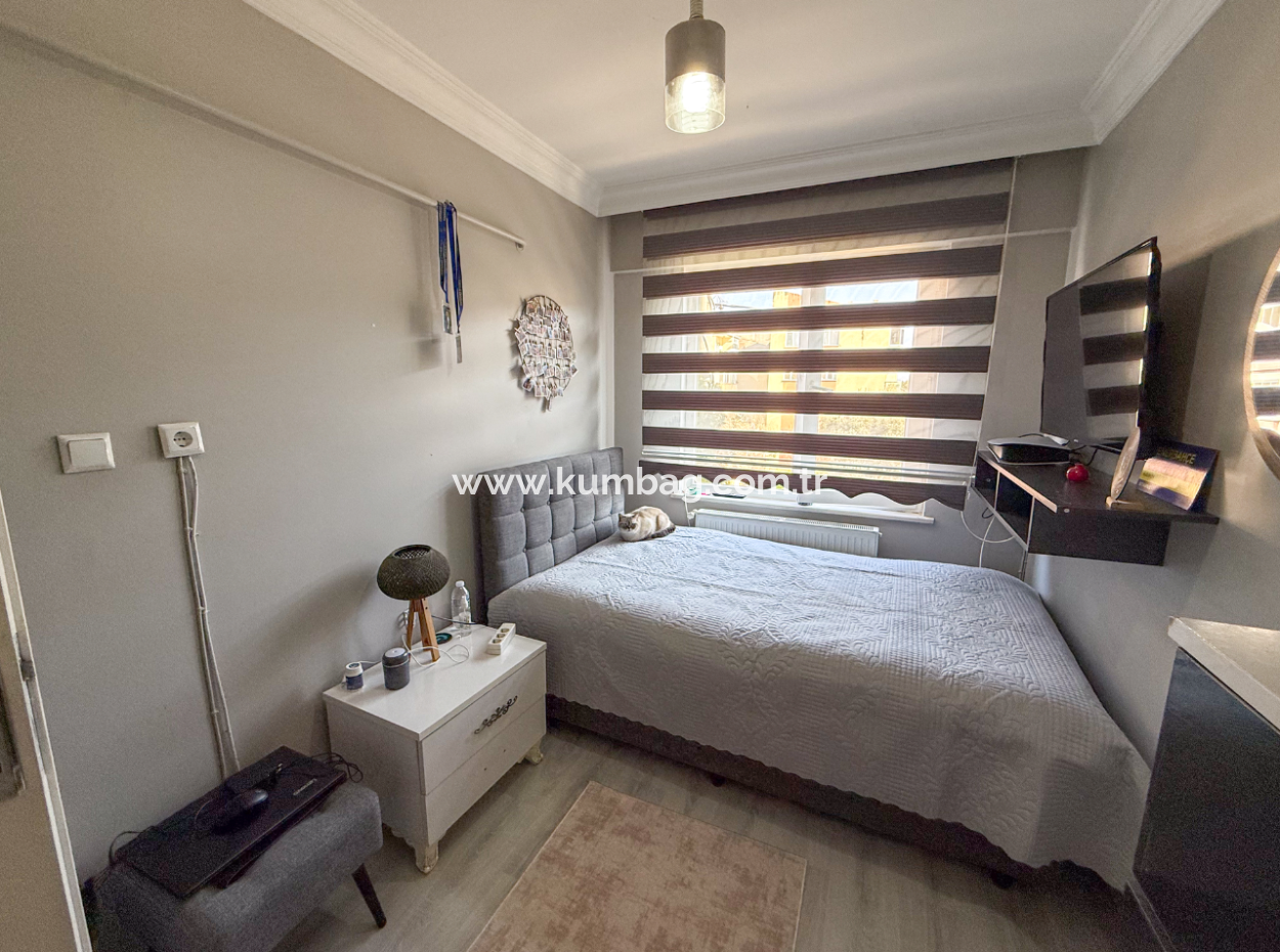 Kumbağ'da Merkezi Konumda Havuzlu Site İçinde Satılık 2+1 Daire