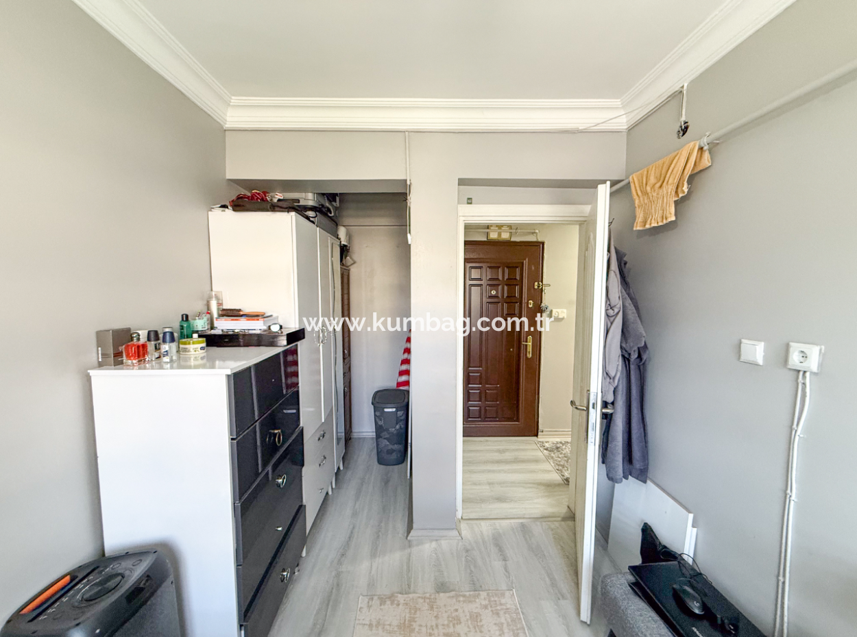 Kumbağ'da Merkezi Konumda Havuzlu Site İçinde Satılık 2+1 Daire