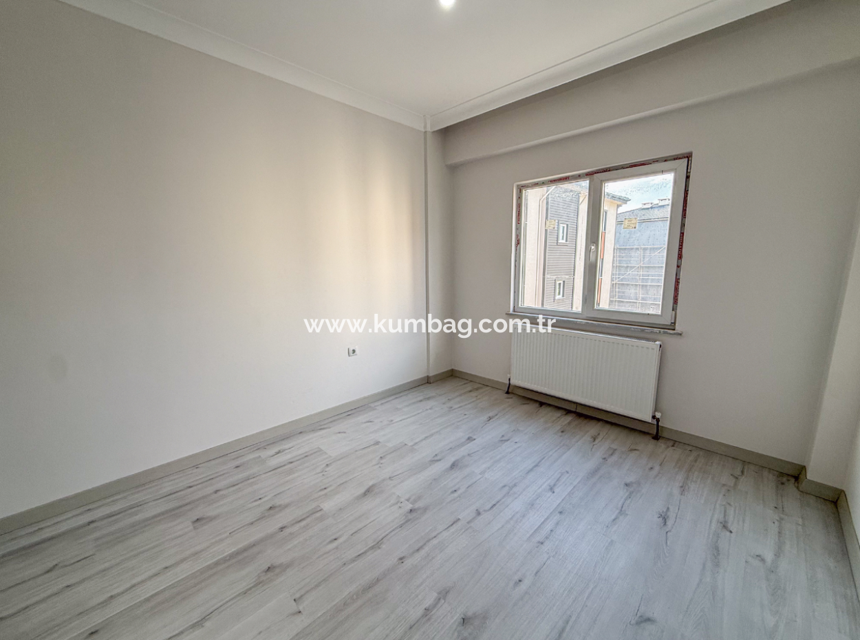 Havuzlu Site İçerisinde Ayrı Mutfaklı Kiralık 2+1 Lüks Daire