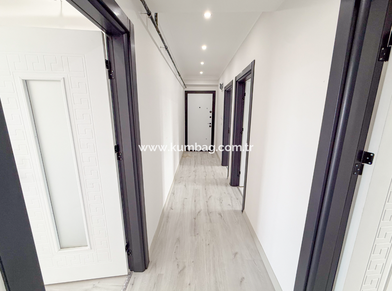 Havuzlu Site İçerisinde Ayrı Mutfaklı Kiralık 2+1 Lüks Daire