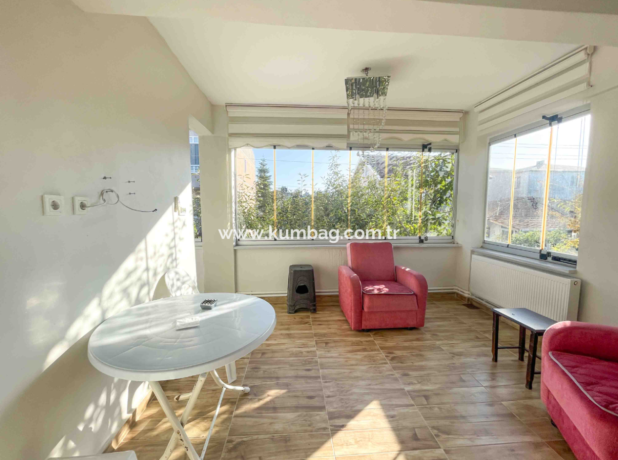 Kumbağ Caddenin Deniz Tarafında Geniş 2+1 Eşyalı Kiralık Daire