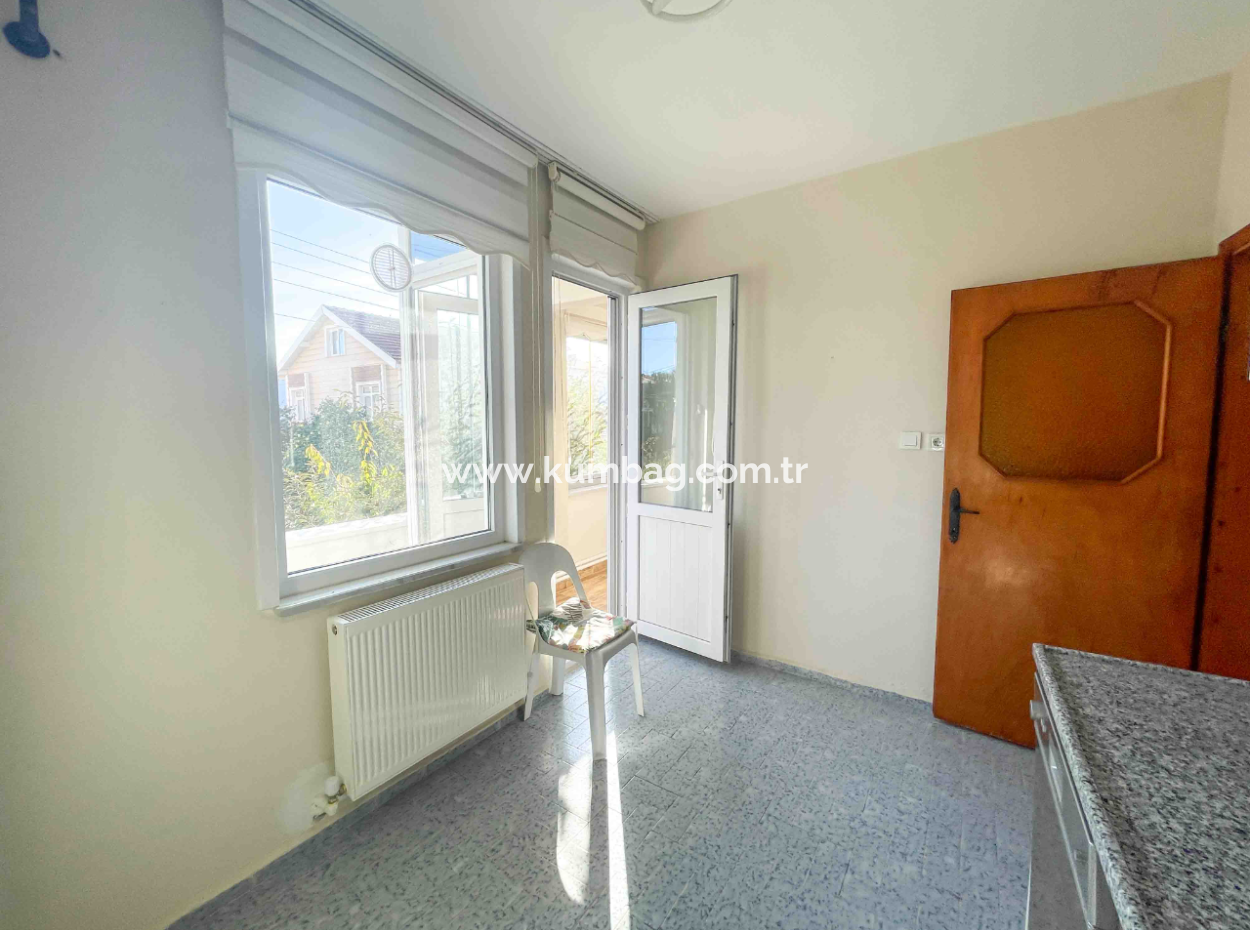Kumbağ Caddenin Deniz Tarafında Geniş 2+1 Eşyalı Kiralık Daire