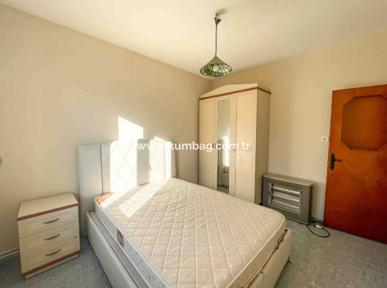 Kumbağ Caddenin Deniz Tarafında Geniş 2+1 Eşyalı Kiralık Daire