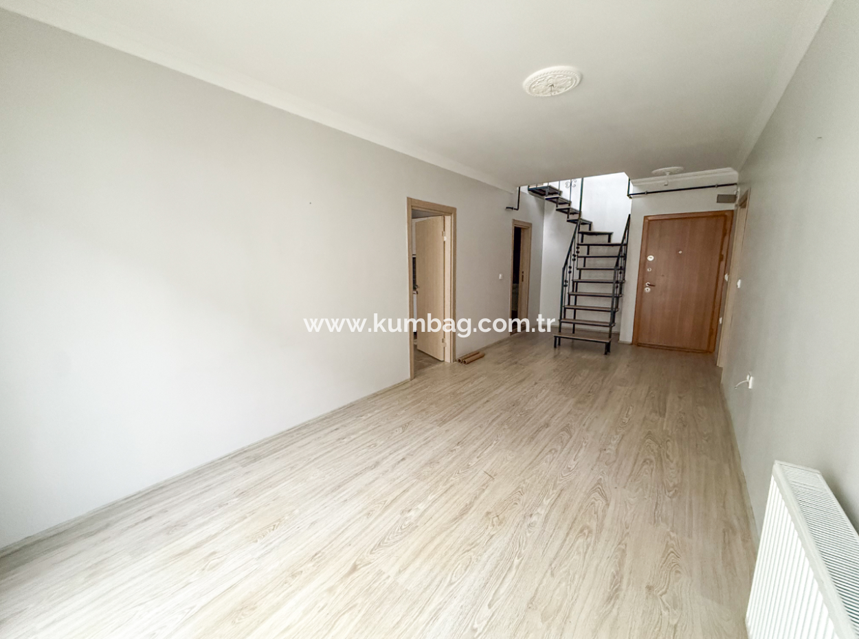 Kumbağ Limanda Havuzlu Sitede Kiralık 2+1 Dubleks Teraslı Daire