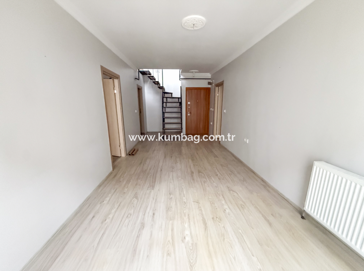 Kumbağ Limanda Havuzlu Sitede Kiralık 2+1 Dubleks Teraslı Daire
