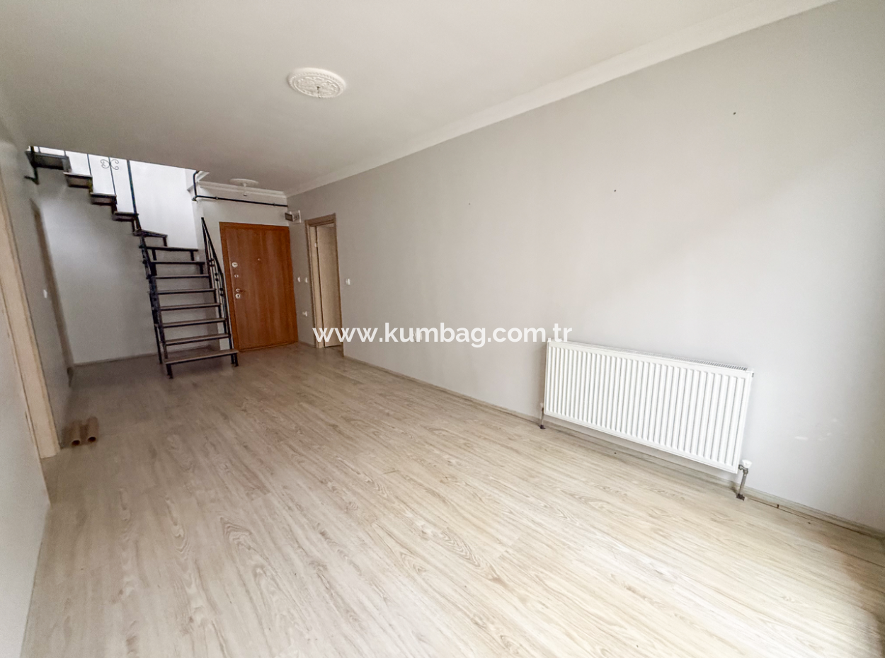 Kumbağ Limanda Havuzlu Sitede Kiralık 2+1 Dubleks Teraslı Daire