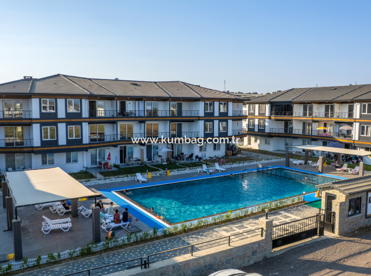 Kumbağ Havuzlu Sitede Denize Yakın Satılık Lüks 2+1 Daireler