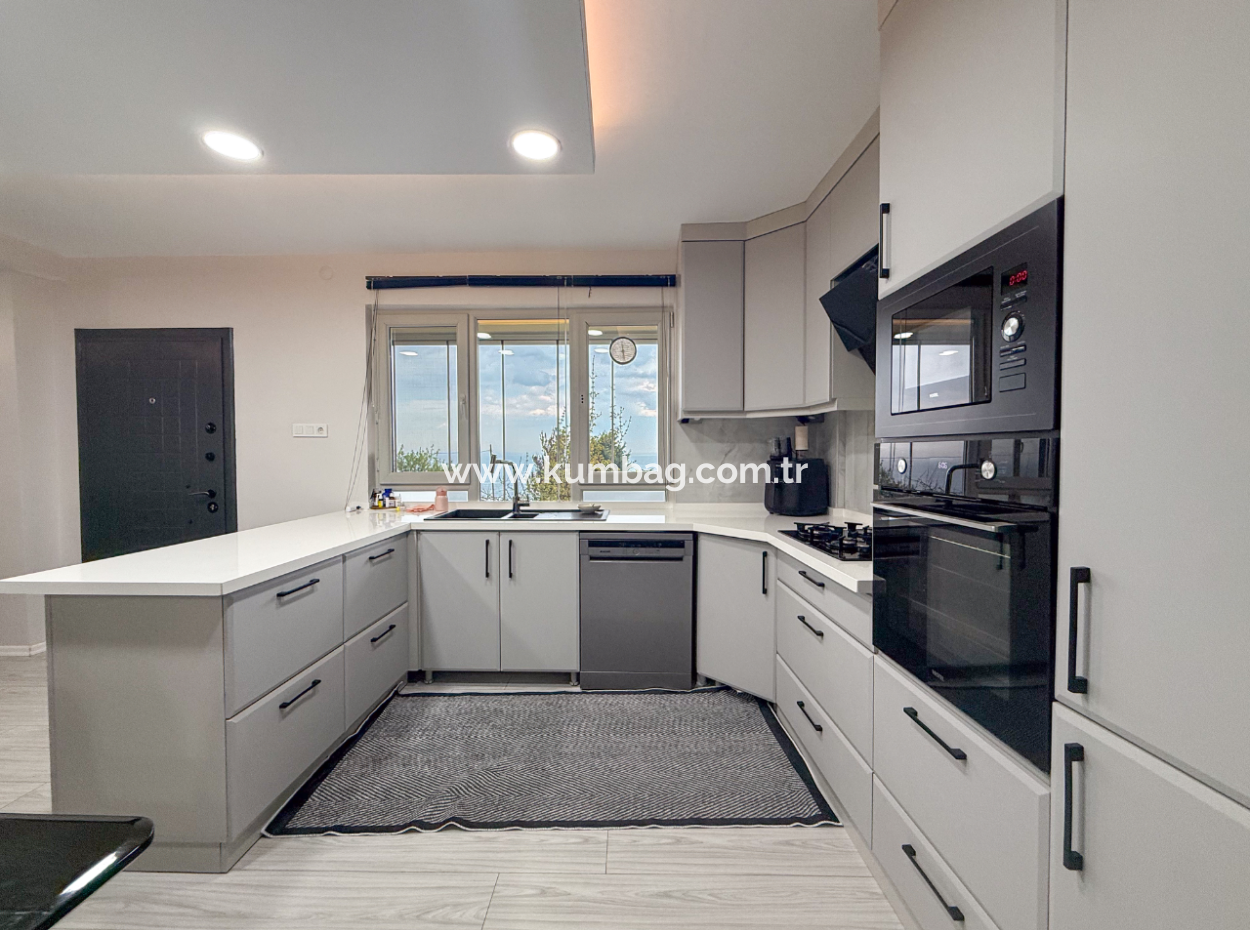 Kumbağ'da Panoramik Deniz Manzaralı Satılık 3+1 Dubleks Villa