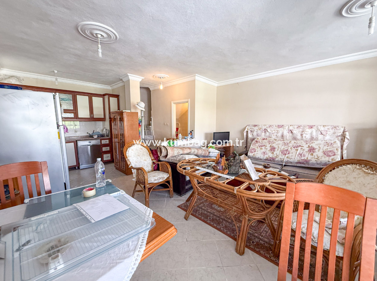 Kumbağ Denize 50 Mt Havuzlu Site İçinde Satılık Tripleks Villa