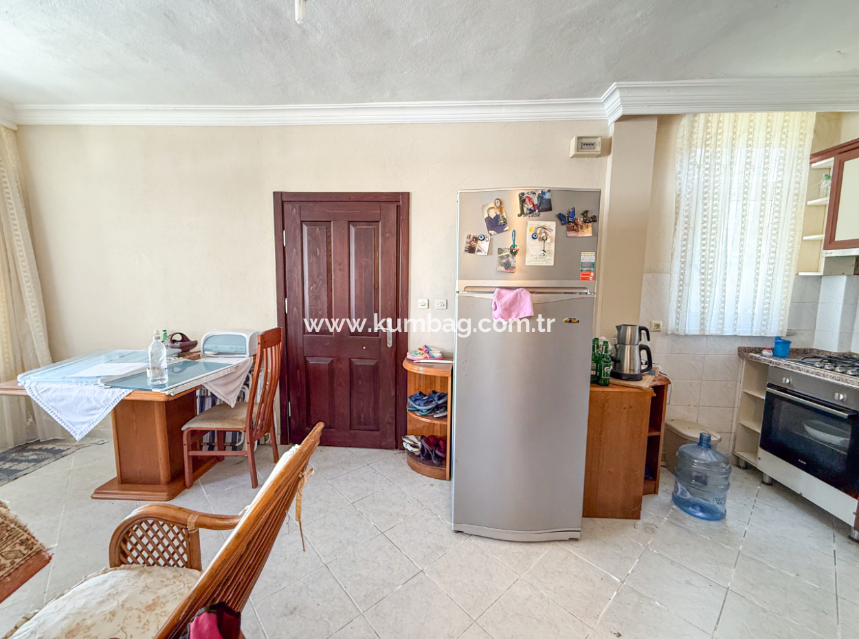 Kumbağ Denize 50 Mt Havuzlu Site İçinde Satılık Tripleks Villa