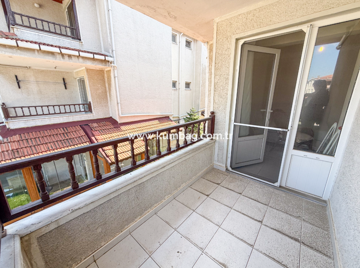 Kumbağ Denize 50 Mt Havuzlu Site İçinde Satılık Tripleks Villa