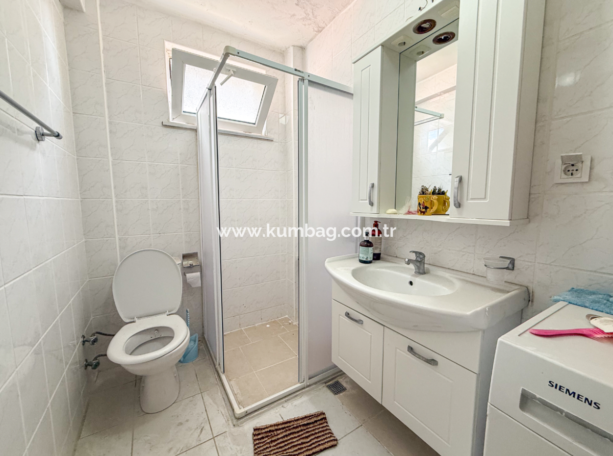 Kumbağ Denize 50 Mt Havuzlu Site İçinde Satılık Tripleks Villa