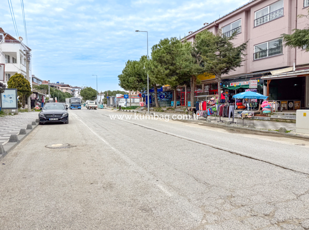 Kumbağ'da Merkezi Konumda Denize Çok Yakın Satılık 2+1 Daire