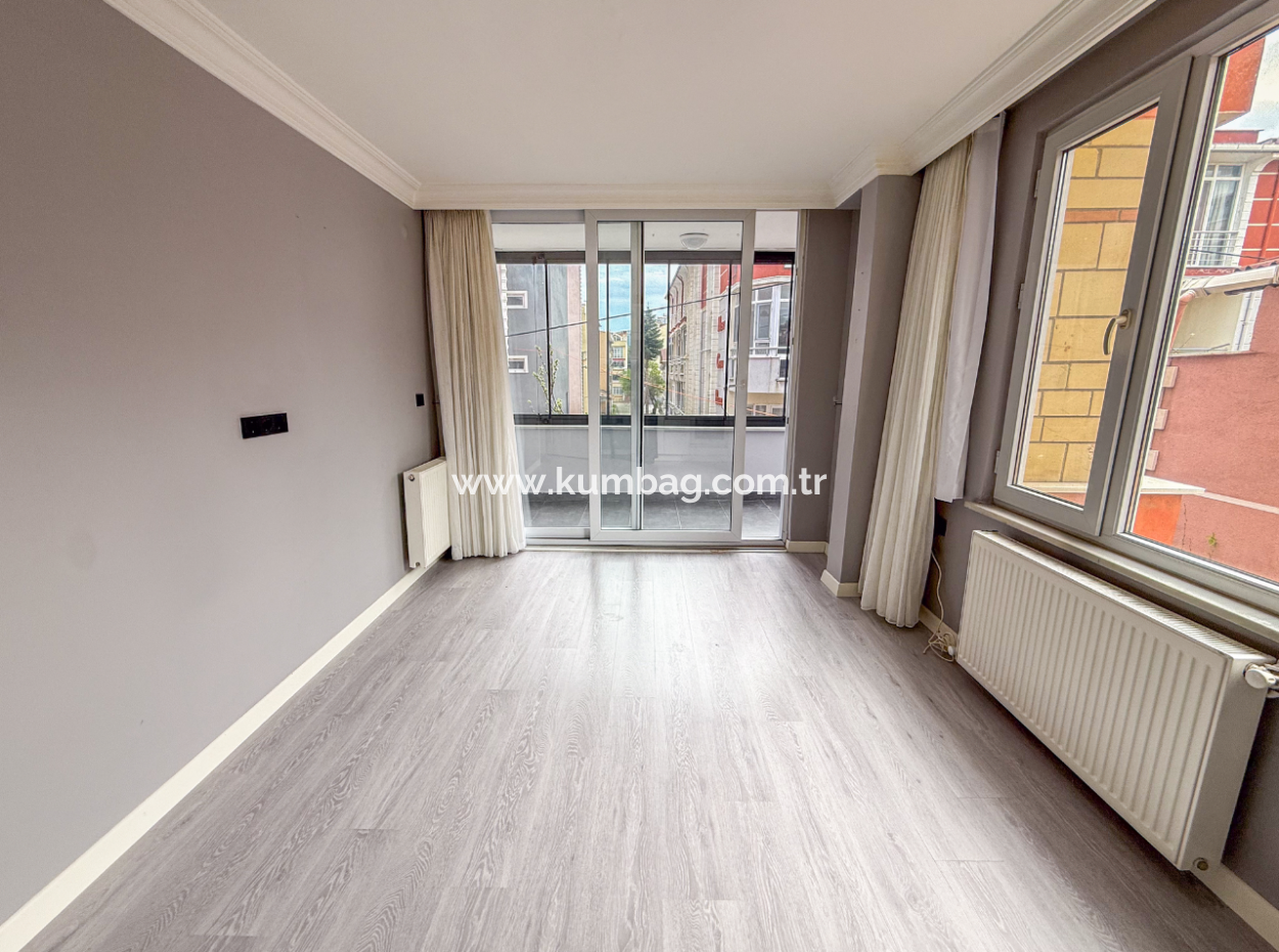 Kumbağ'da Merkezi Konumda Denize Çok Yakın Satılık 2+1 Daire