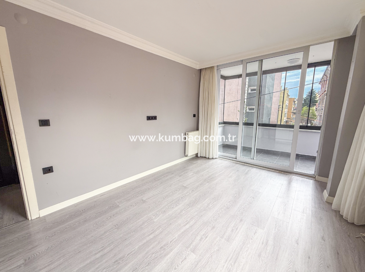 Kumbağ'da Merkezi Konumda Denize Çok Yakın Satılık 2+1 Daire