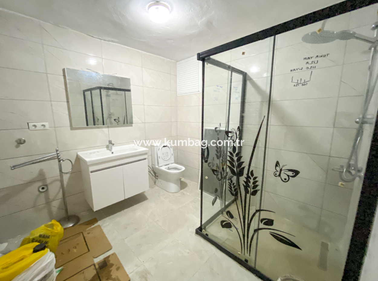 Kumbağ Pazar Sokağında Ayrı Mutfaklı Geniş 2+1 Kiralık Daire