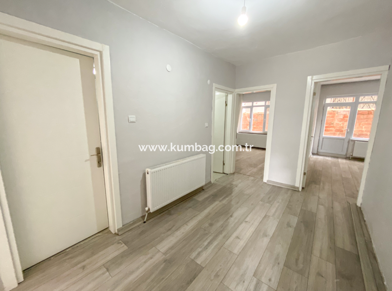 Kumbağ Pazar Sokağında Ayrı Mutfaklı Geniş 2+1 Kiralık Daire