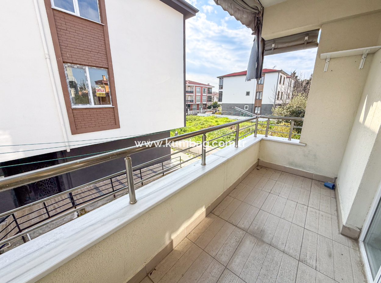Kumbağ'da Gündal Plajına Yakın İskanlı Binada Satılık 1+1 Daire
