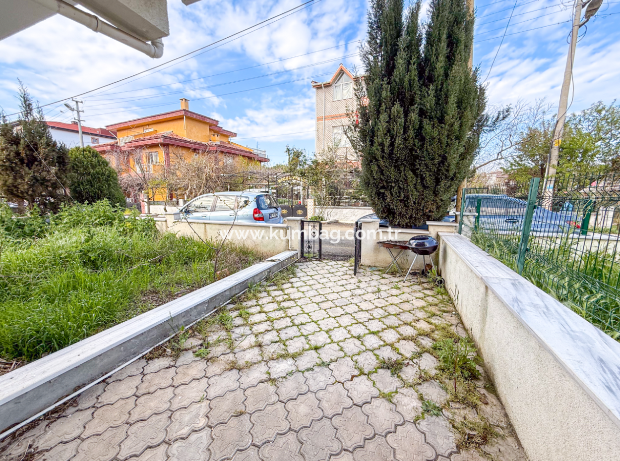 Kumbağ'da Gündal Plajına Yakın İskanlı Binada Satılık 1+1 Daire
