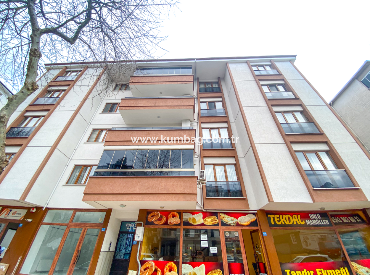 Altınova'da Merkezi Konumda Çok Geniş 2+1 Kiralık Daire