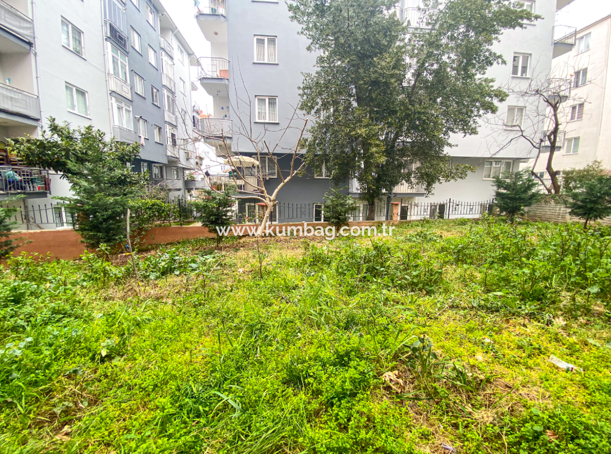 Altınova'da Merkezi Konumda Çok Geniş 2+1 Kiralık Daire