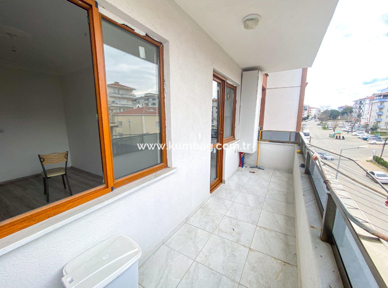 Altınova'da Merkezi Konumda Çok Geniş 2+1 Kiralık Daire