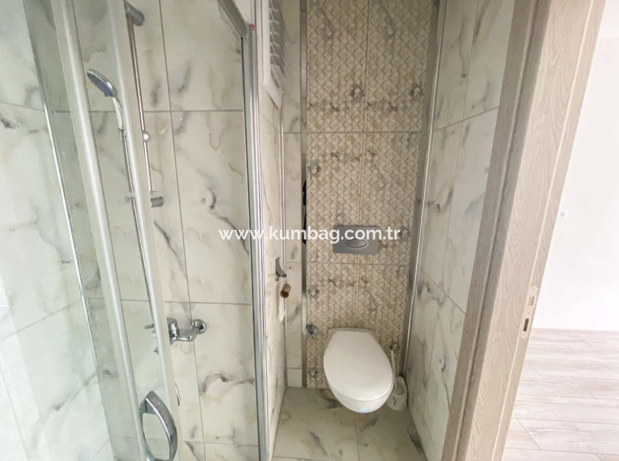 Altınova'da Merkezi Konumda Çok Geniş 2+1 Kiralık Daire