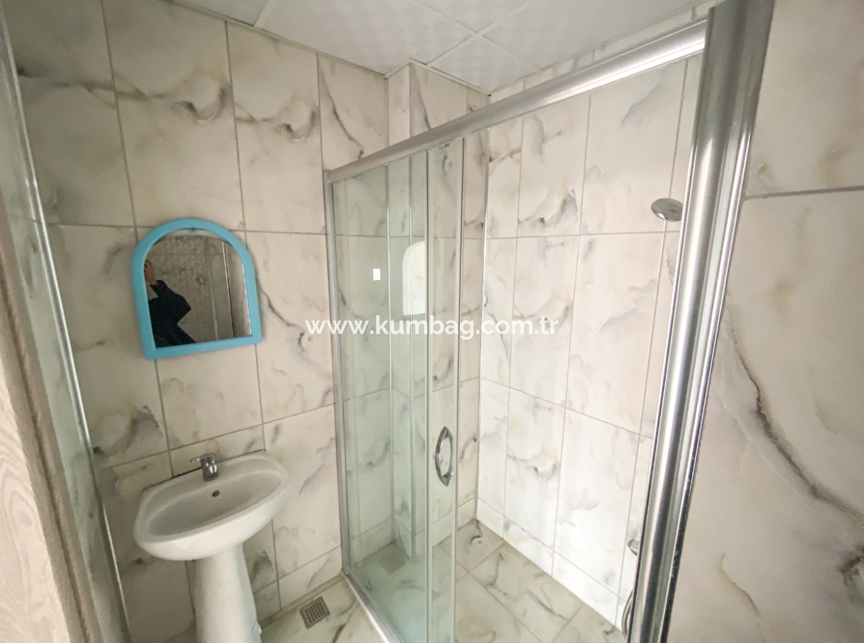 Altınova'da Merkezi Konumda Çok Geniş 2+1 Kiralık Daire