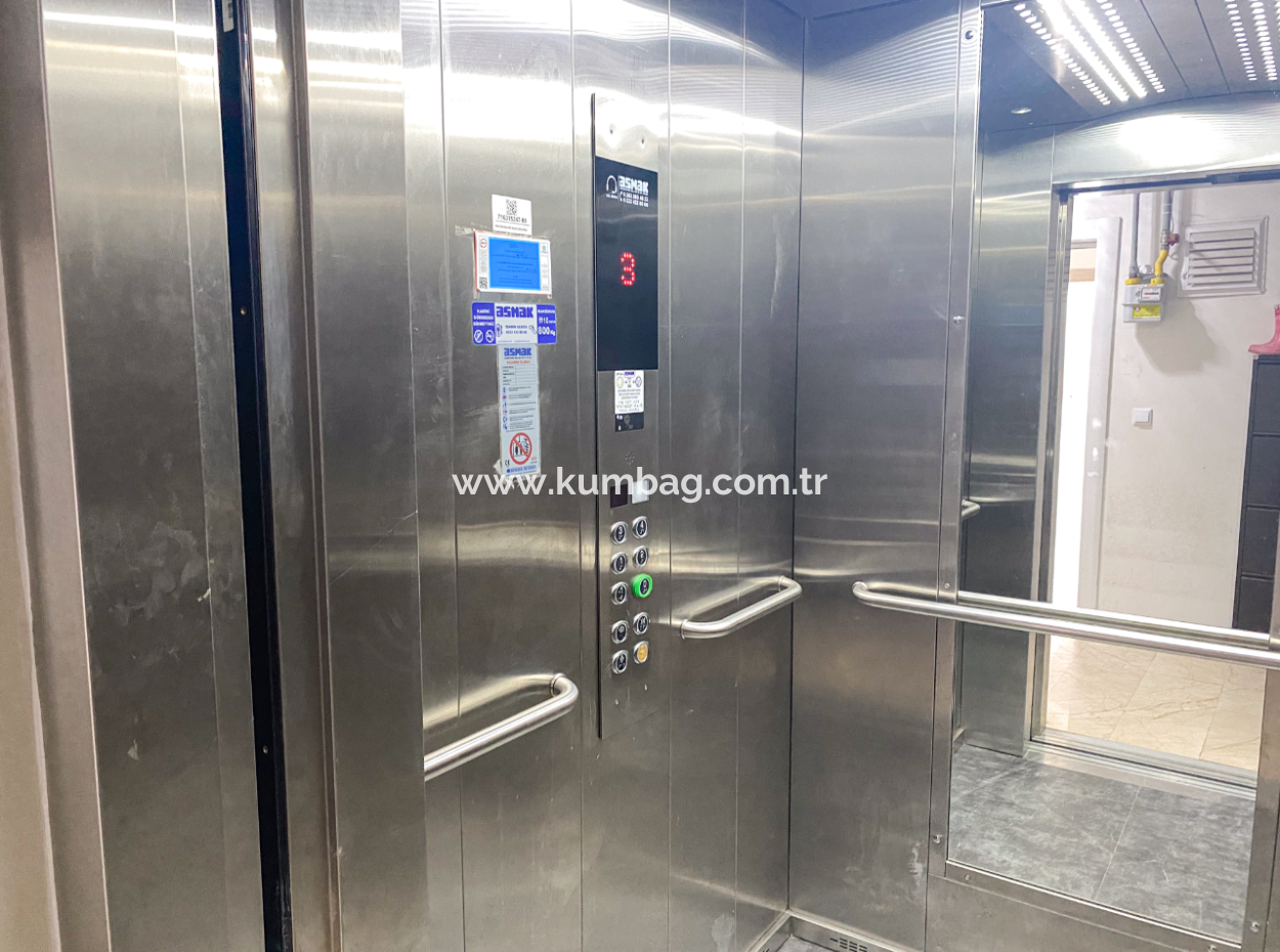 Altınova'da Merkezi Konumda Çok Geniş 2+1 Kiralık Daire