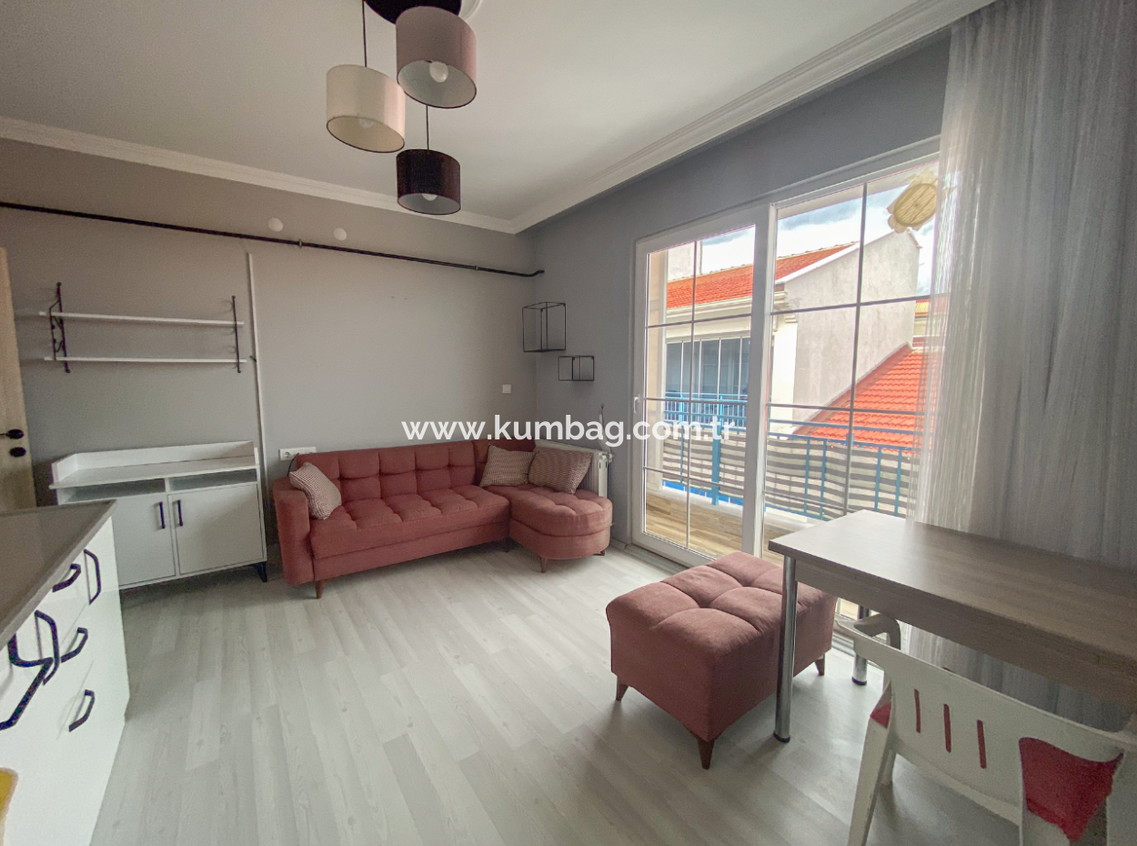 Kumbağ Merkezi Konumda Asansörlü Binada Eşyalı 2+1 Kiralık Daire