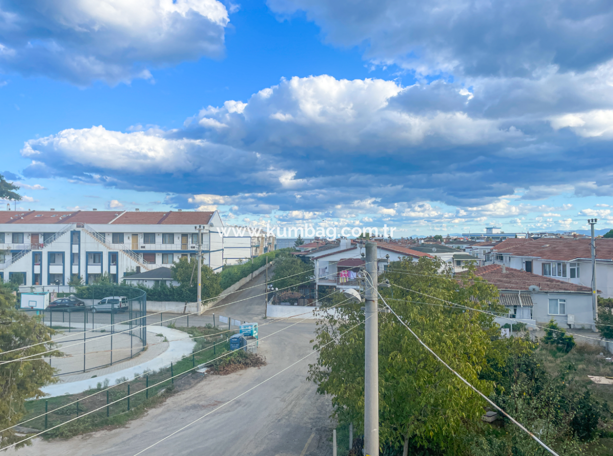 Kumbağ Denize Yakın Bahçeli İskanlı Satılık Tripleks 4+1 Villa