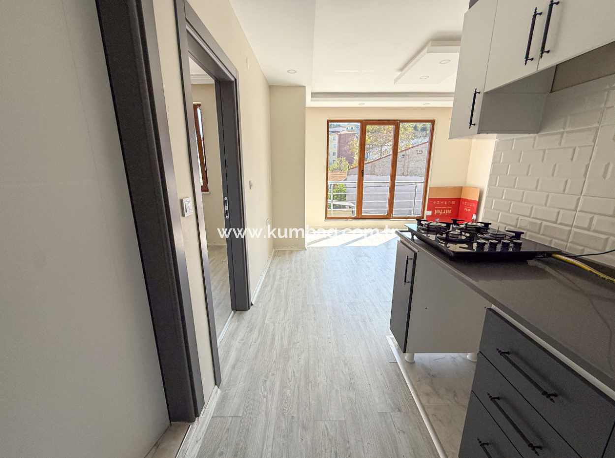 Kumbağ Liman Mevkii Yeni Ve Asansörlü Binada Kiralık 1+1 Daire