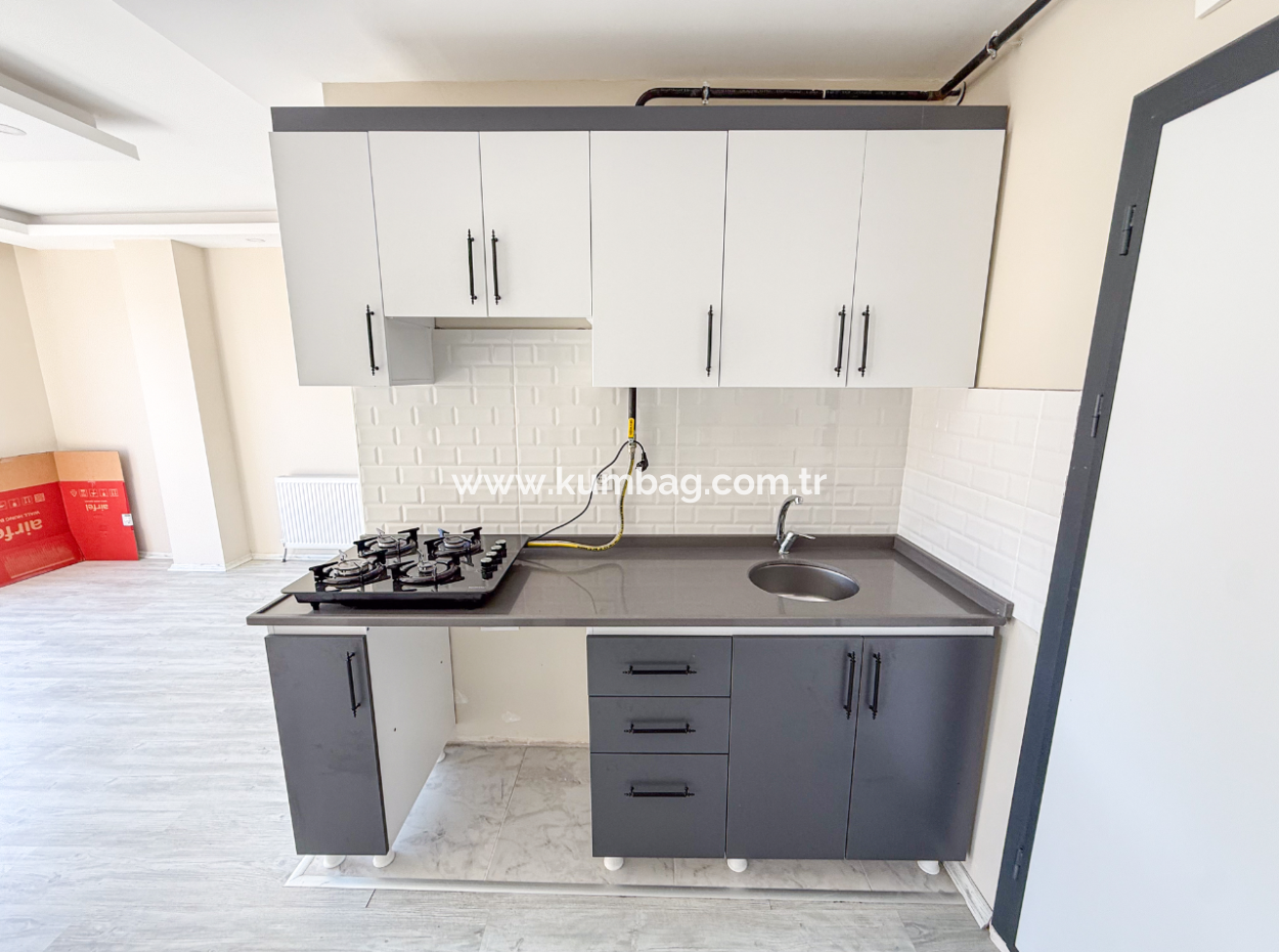 Kumbağ Liman Mevkii Yeni Ve Asansörlü Binada Kiralık 1+1 Daire