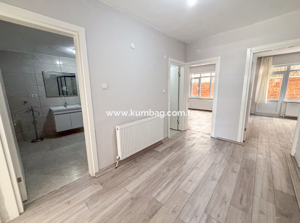 Kumbağ Pazar Sokağında Ayrı Mutfaklı Geniş 2+1 Kiralık Daire