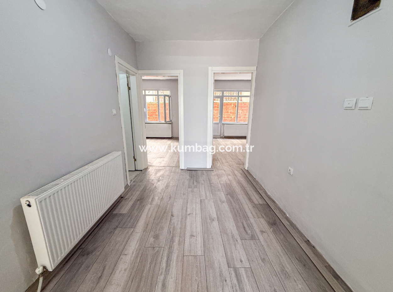 Kumbağ Pazar Sokağında Ayrı Mutfaklı Geniş 2+1 Kiralık Daire