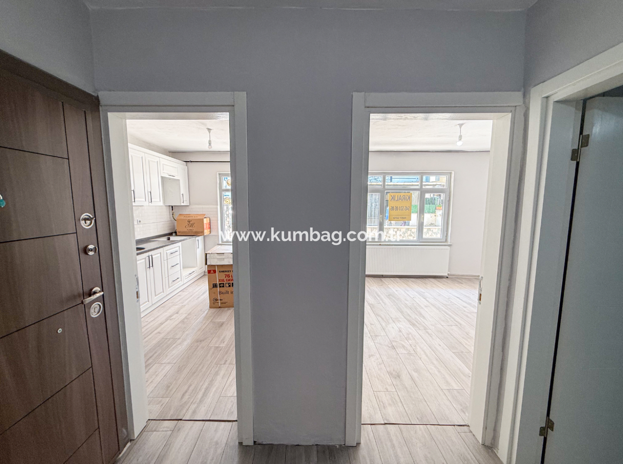 Kumbağ Pazar Sokağında Ayrı Mutfaklı Geniş 2+1 Kiralık Daire