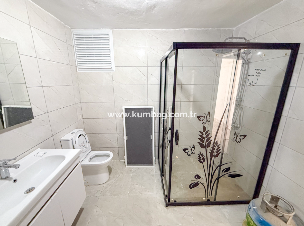 Kumbağ Pazar Sokağında Ayrı Mutfaklı Geniş 2+1 Kiralık Daire