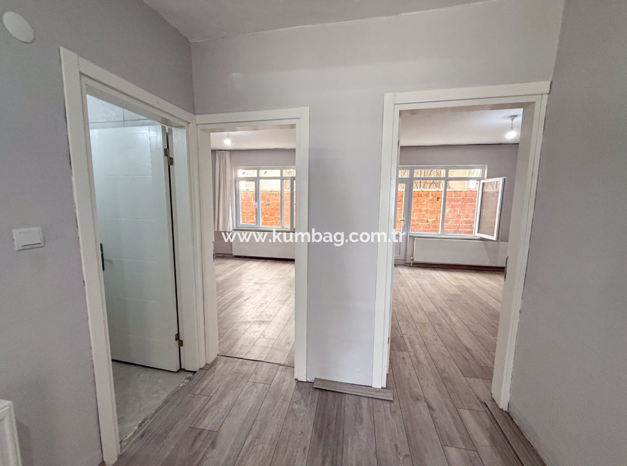Kumbağ Pazar Sokağında Ayrı Mutfaklı Geniş 2+1 Kiralık Daire