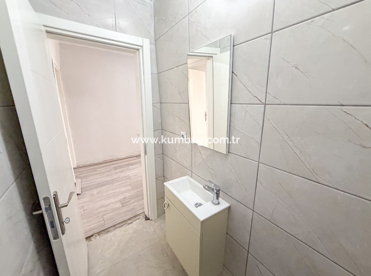 Kumbağ Pazar Sokağında Ayrı Mutfaklı Geniş 2+1 Kiralık Daire