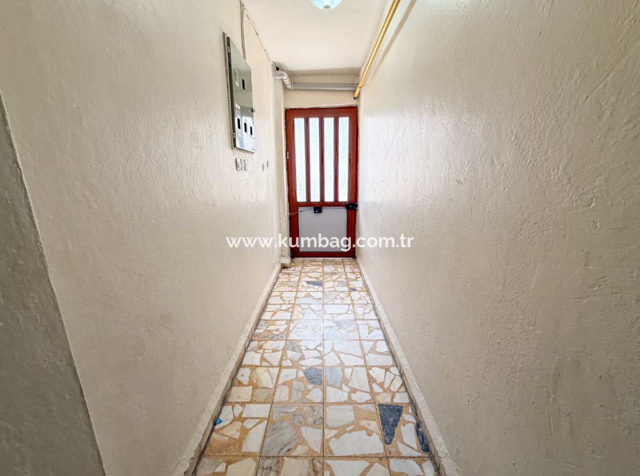 Kumbağ Pazar Sokağında Ayrı Mutfaklı Geniş 2+1 Kiralık Daire