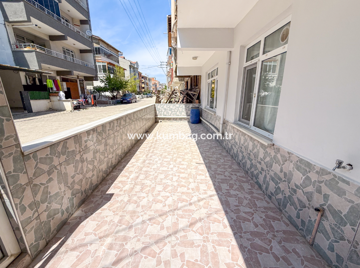 Kumbağ Pazar Sokağında Ayrı Mutfaklı Geniş 2+1 Kiralık Daire