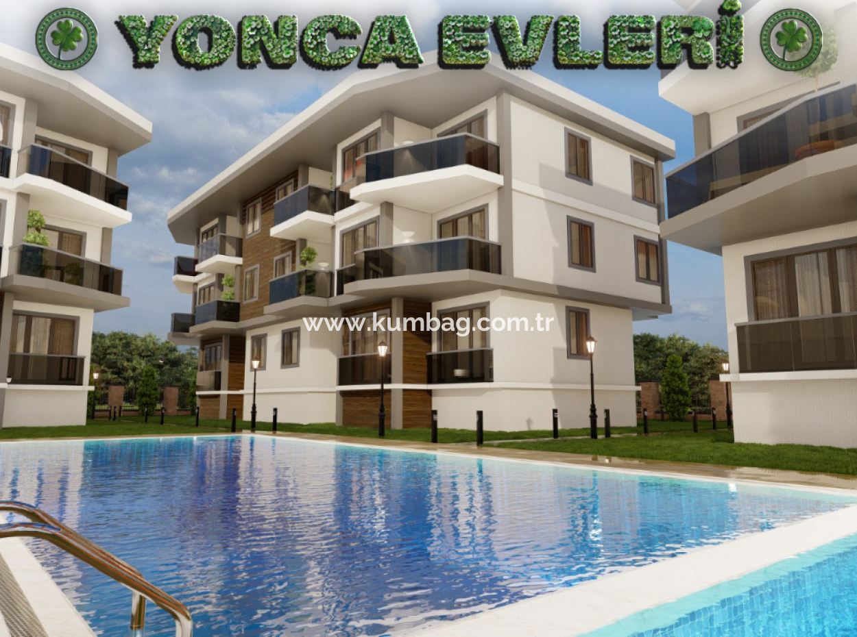 Kumbağ Lüks Havuzlu Yonca Evleri Sitesinde Satılık 2+1 Daireler