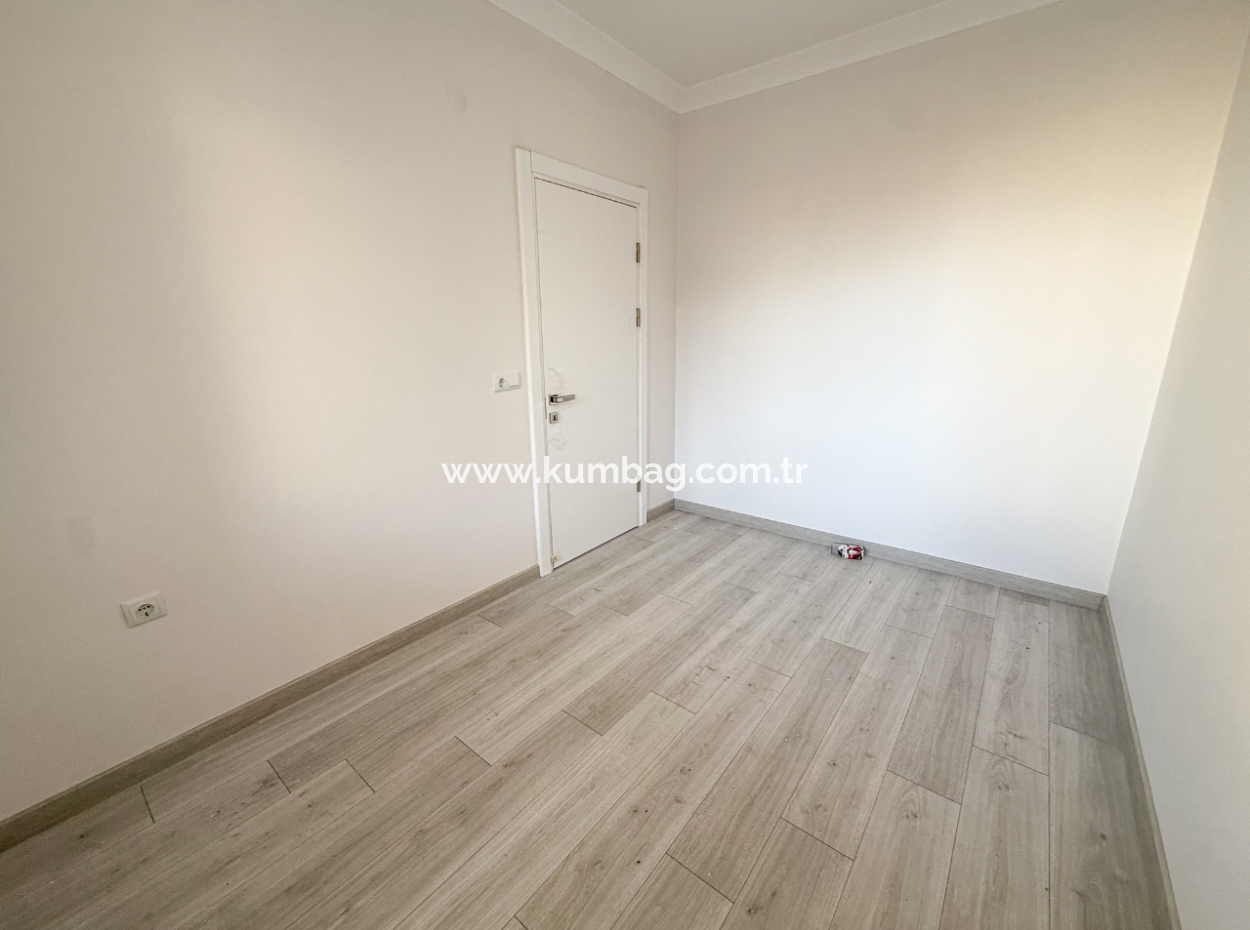 Kumbağ Lüks Havuzlu Yonca Evleri Sitesinde Satılık 2+1 Daireler