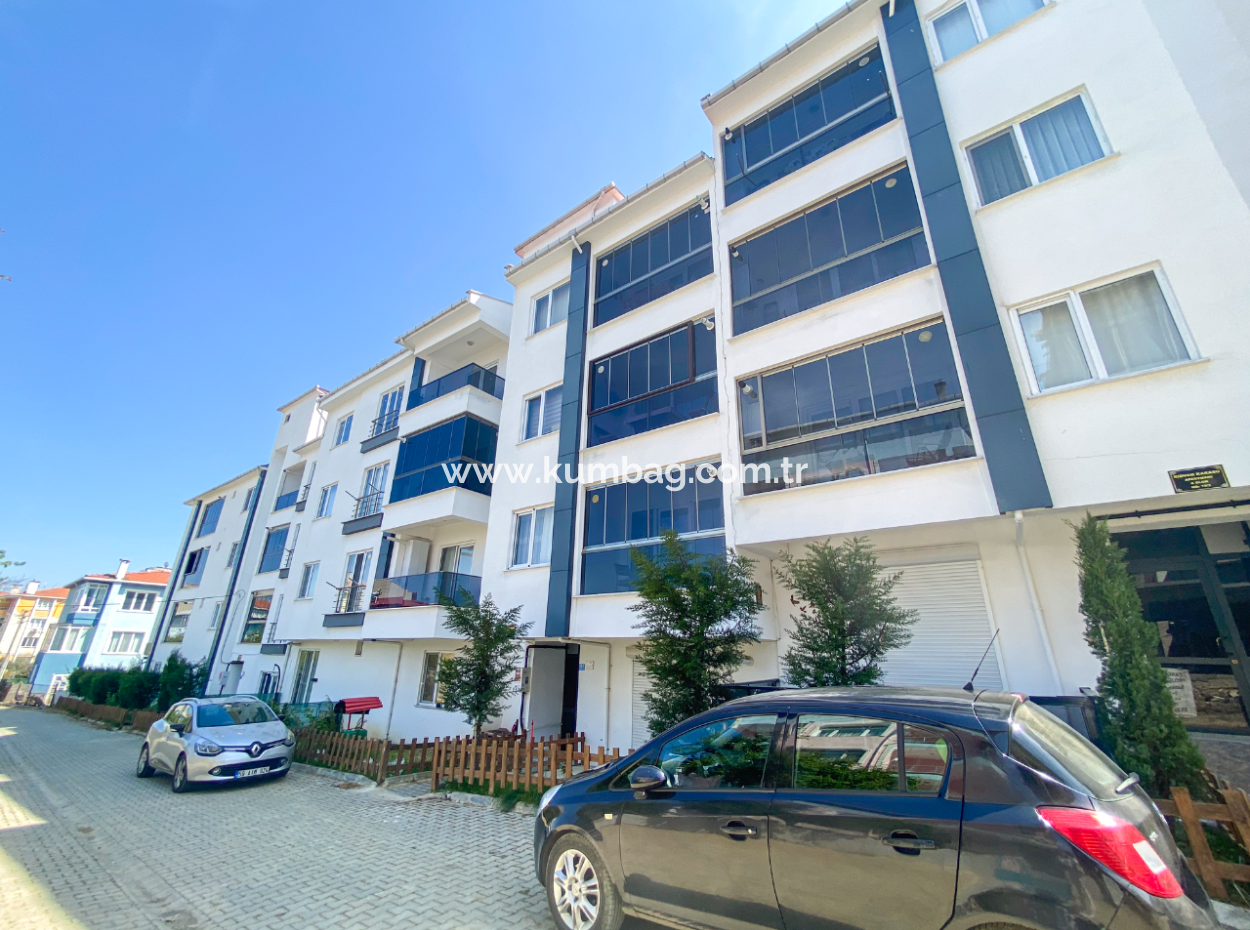 Kumbağ Pazar Sokağı Asansörlü Binada Kiralık 1+1 Daire