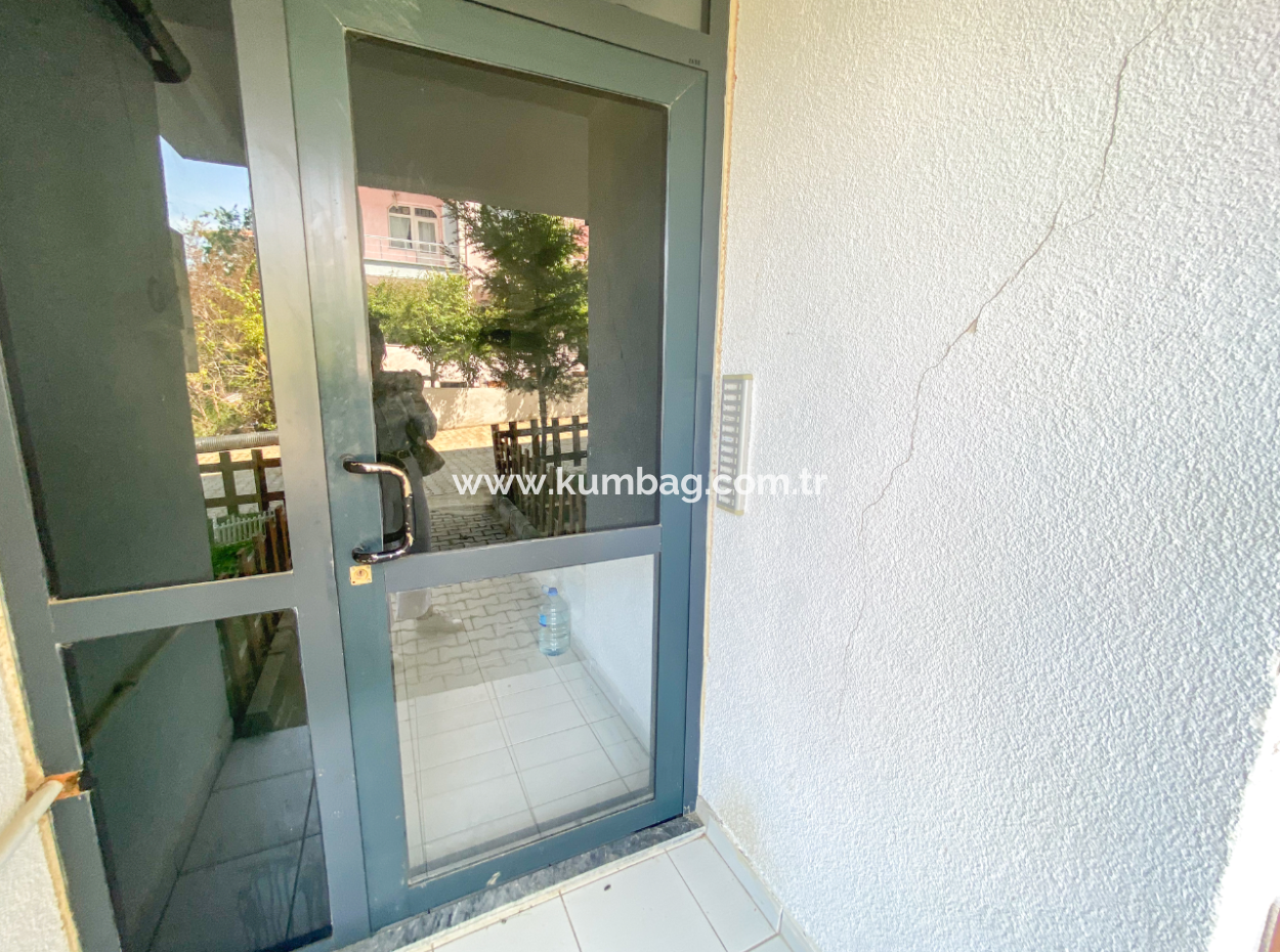 Kumbağ Pazar Sokağı Asansörlü Binada Kiralık 1+1 Daire