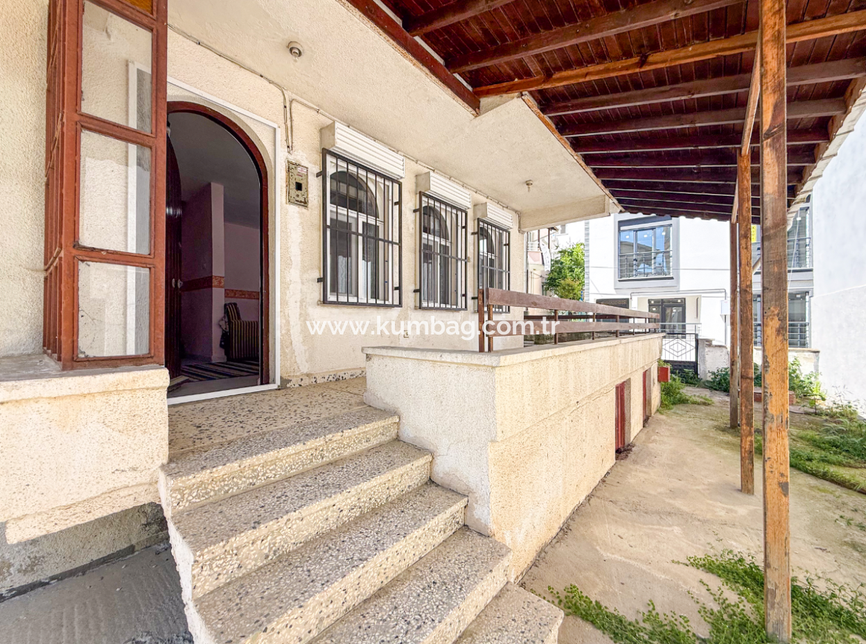Kumbağ Merkezi Konumda Denize Yakın Satılık Dubleks 3+1 Villa
