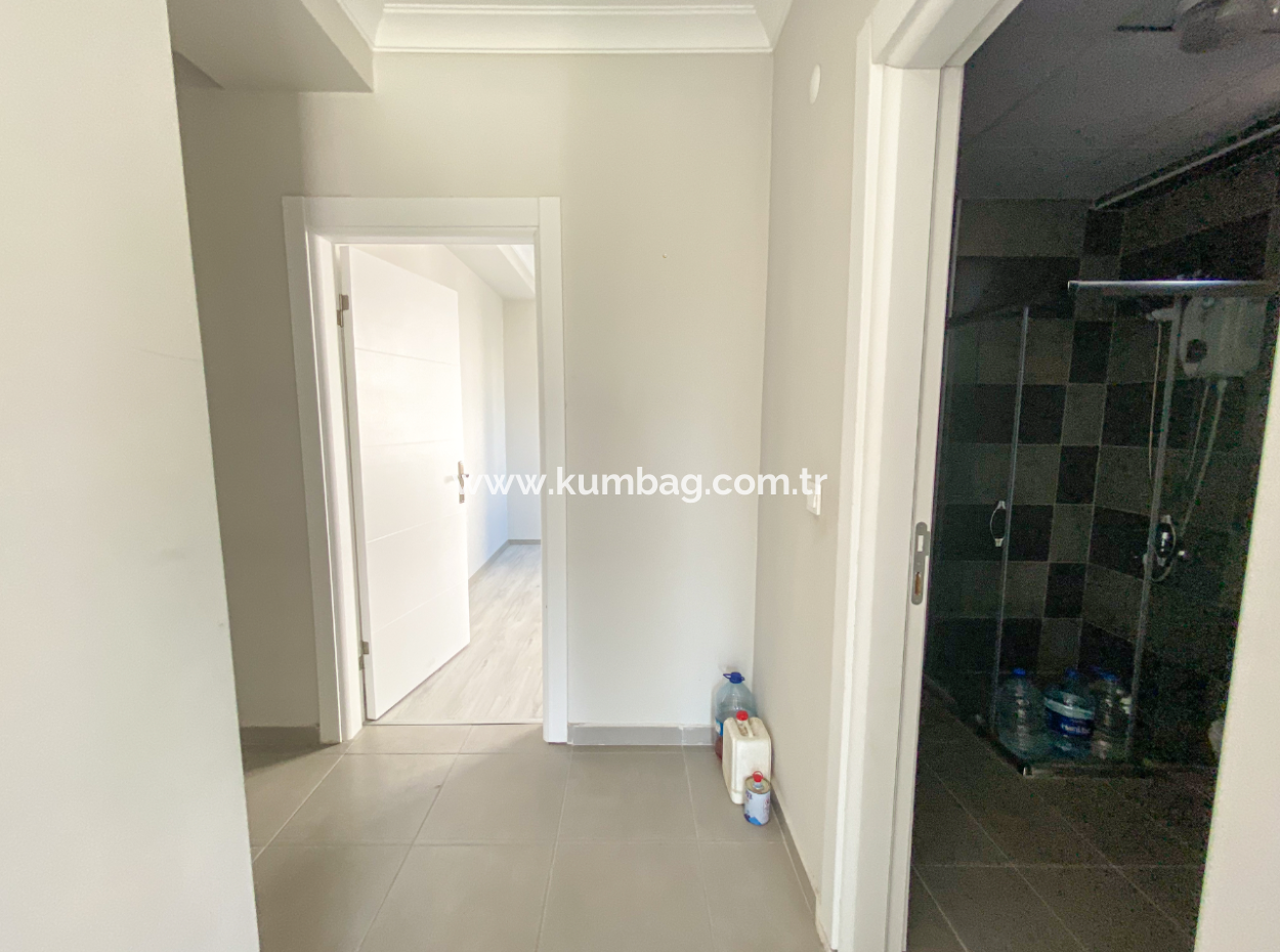 Aquaparklı Ve Havuzlu Sitede Satılık 1+1 Bahçeli Köşe Daire
